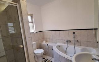 3 Bedroom House For Sale in Long Beach