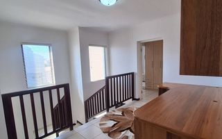 3 Bedroom House For Sale in Long Beach
