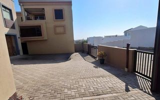 3 Bedroom House For Sale in Long Beach