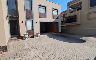 3 Bedroom House For Sale in Long Beach