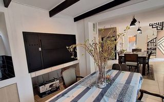 3 Bedroom House For Sale in Long Beach