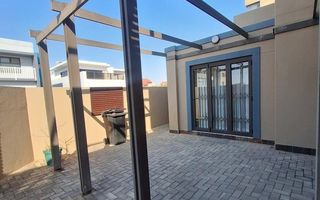 3 Bedroom House For Sale in Long Beach