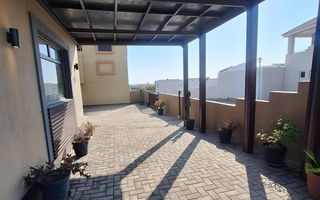 3 Bedroom House For Sale in Long Beach