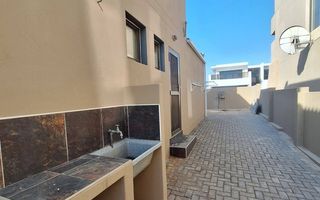 3 Bedroom House For Sale in Long Beach