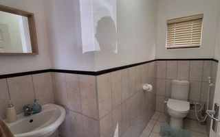 3 Bedroom House For Sale in Long Beach