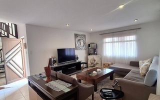 3 Bedroom House For Sale in Long Beach