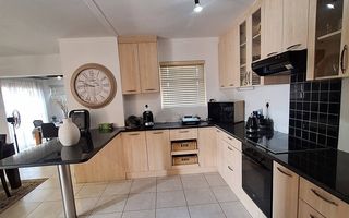 3 Bedroom House For Sale in Long Beach