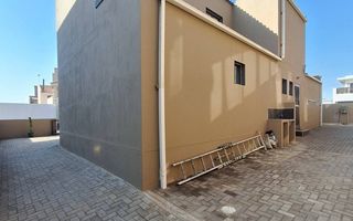 3 Bedroom House For Sale in Long Beach