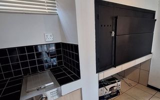 3 Bedroom House For Sale in Long Beach