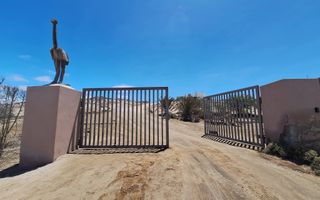 3 Bedroom Small Holding / Plot For Sale in River Plots, Swak...