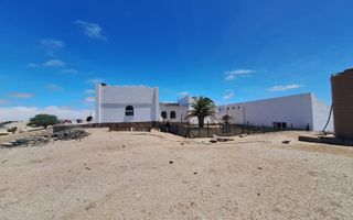 3 Bedroom Small Holding / Plot For Sale in River Plots, Swak...