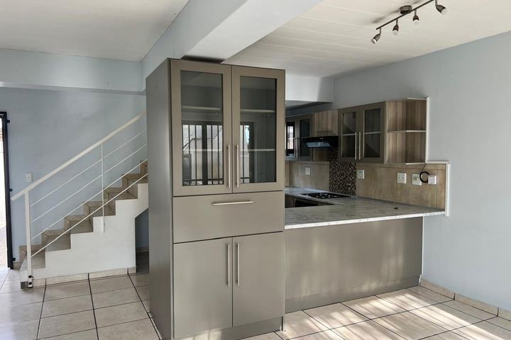 2 Bedroom Apartment For Sale in Pionierspark Ext 1, Windhoek