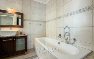 6 Bedroom House For Sale in Vogelstrand, Swakopmund