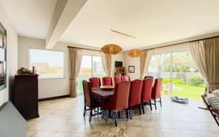 6 Bedroom House For Sale in Vogelstrand, Swakopmund