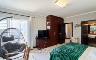6 Bedroom House For Sale in Vogelstrand, Swakopmund