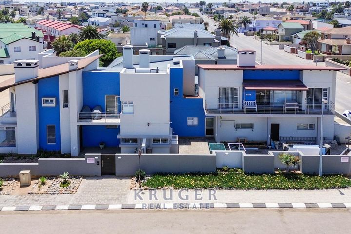 6 Bedroom House For Sale in Vogelstrand, Swakopmund