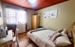 3 Bedroom House For Sale in Henties Bay Central, Henties Bay