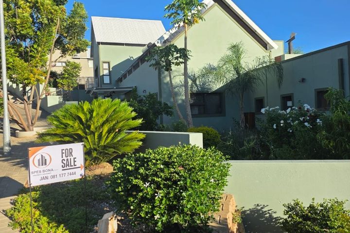 4 Bedroom House For Sale in Elisenheim, Windhoek