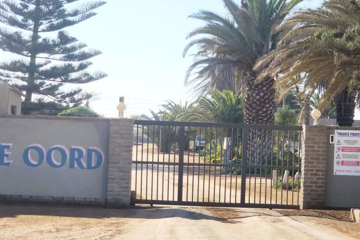 House For Sale in Noord Duin, Henties Bay