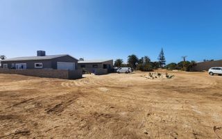 House For Sale in Noord Duin, Henties Bay