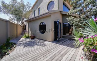 3 Bedroom House For Sale in Dolphin Beach