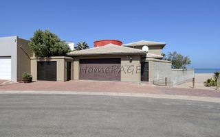 3 Bedroom House For Sale in Dolphin Beach