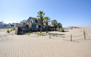 3 Bedroom House For Sale in Dolphin Beach