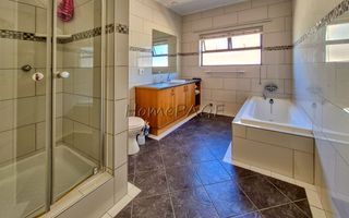 3 Bedroom House For Sale in Meersig