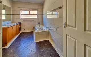 3 Bedroom House For Sale in Meersig