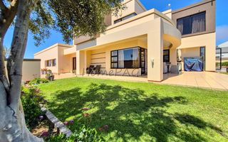 3 Bedroom House For Sale in Meersig