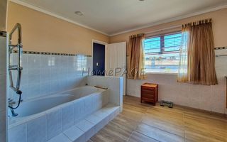 3 Bedroom House For Sale in Meersig