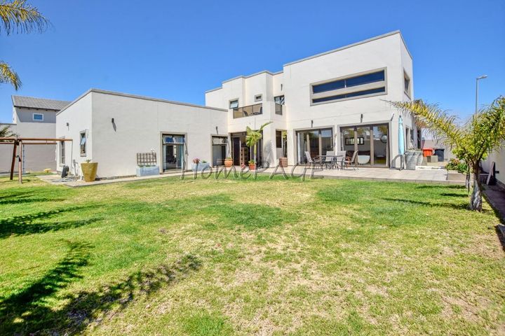 4 Bedroom House For Sale in Dunes, Swakopmund