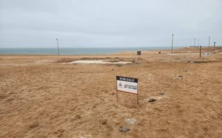 House For Sale in Henties Bay Central, Henties Bay