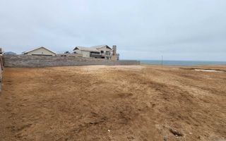 House For Sale in Henties Bay Central, Henties Bay