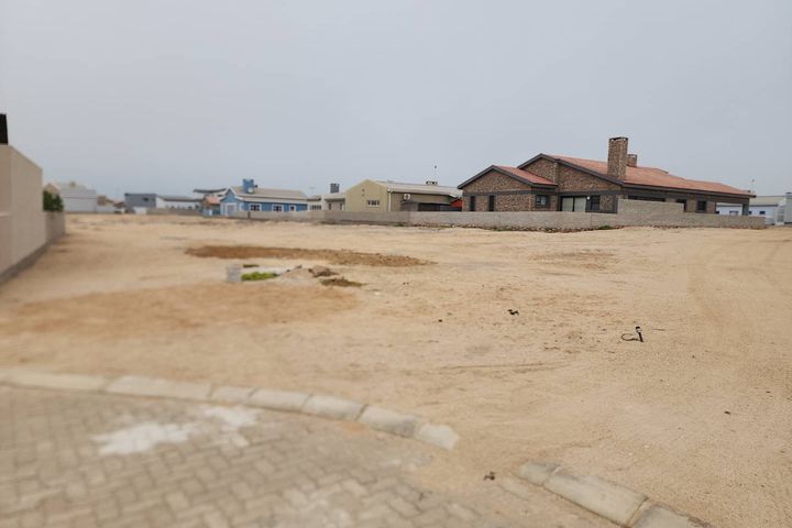 House For Sale in Sunbay, Henties Bay