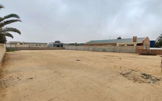 House For Sale in Henties Bay Central, Henties Bay