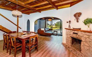 7 Bedroom House For Sale in Vineta, Swakopmund