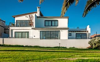 7 Bedroom House For Sale in Vineta, Swakopmund