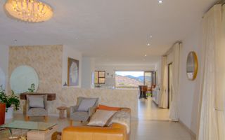 5 Bedroom House For Sale in Kleine Kuppe, Windhoek