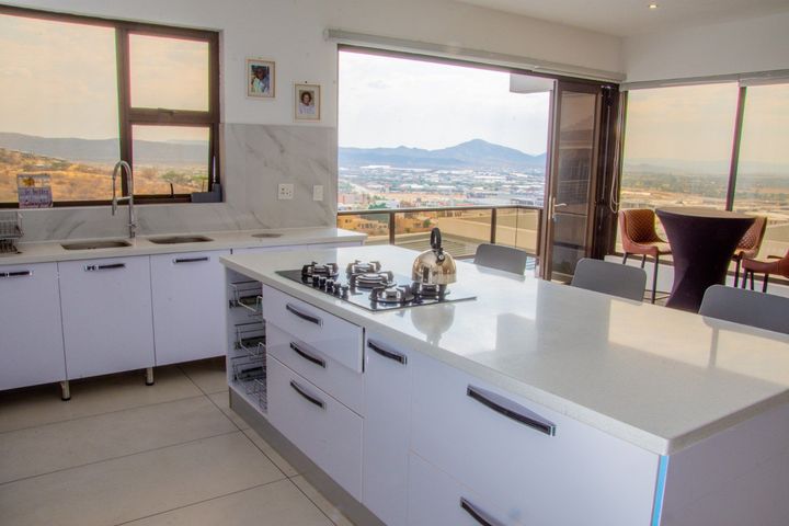 5 Bedroom House For Sale in Kleine Kuppe, Windhoek