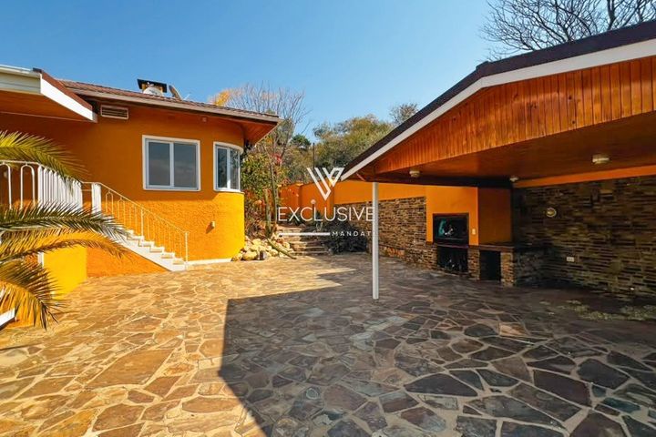 5 Bedroom House For Sale in Klein Windhoek, Windhoek