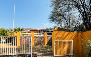 5 Bedroom House For Sale in Klein Windhoek, Windhoek