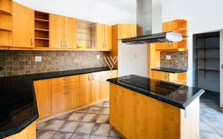 5 Bedroom House For Sale in Klein Windhoek, Windhoek