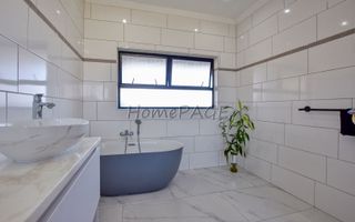 5 Bedroom House For Sale in Dunes, Swakopmund
