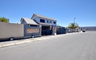 5 Bedroom House For Sale in Dunes, Swakopmund