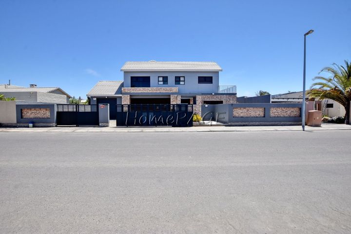 5 Bedroom House For Sale in Dunes, Swakopmund