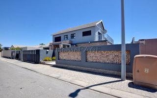 5 Bedroom House For Sale in Dunes, Swakopmund