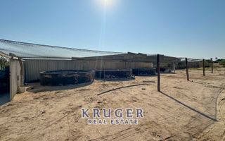 5 Bedroom Small Holding / Plot For Sale in River Plots, Swak...