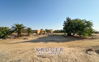 5 Bedroom Small Holding / Plot For Sale in River Plots, Swak...