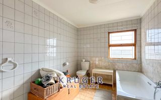 5 Bedroom Small Holding / Plot For Sale in River Plots, Swak...